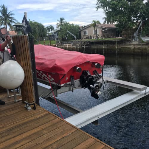 Boatlift with aluminum scaffolding