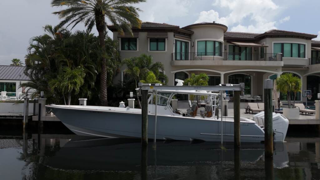 4 post boat lift with a center console.