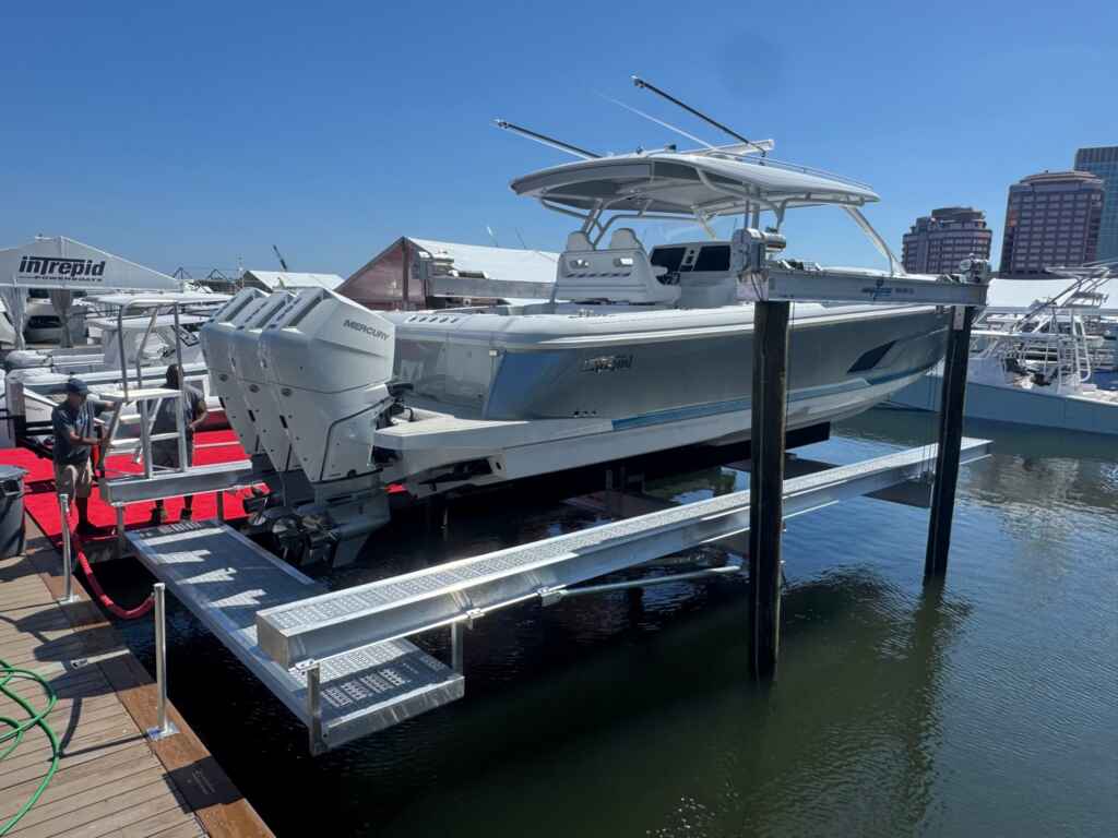 4 post boat lift with quad outboards in west palm beach.