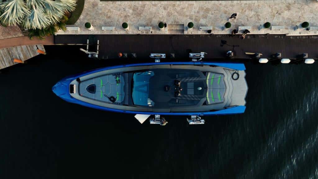 8 post boat lift with a Lamborghini yacht in fort lauderdale overhead.