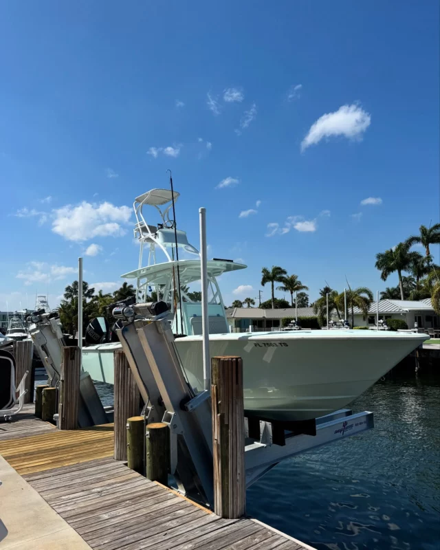 Small Conch, temporarily on a 33k @neptuneboatlifts elevator. Hot